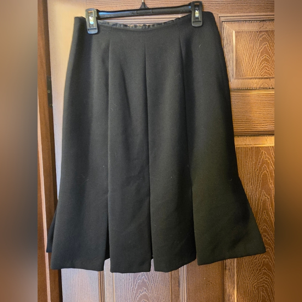 Black skirt